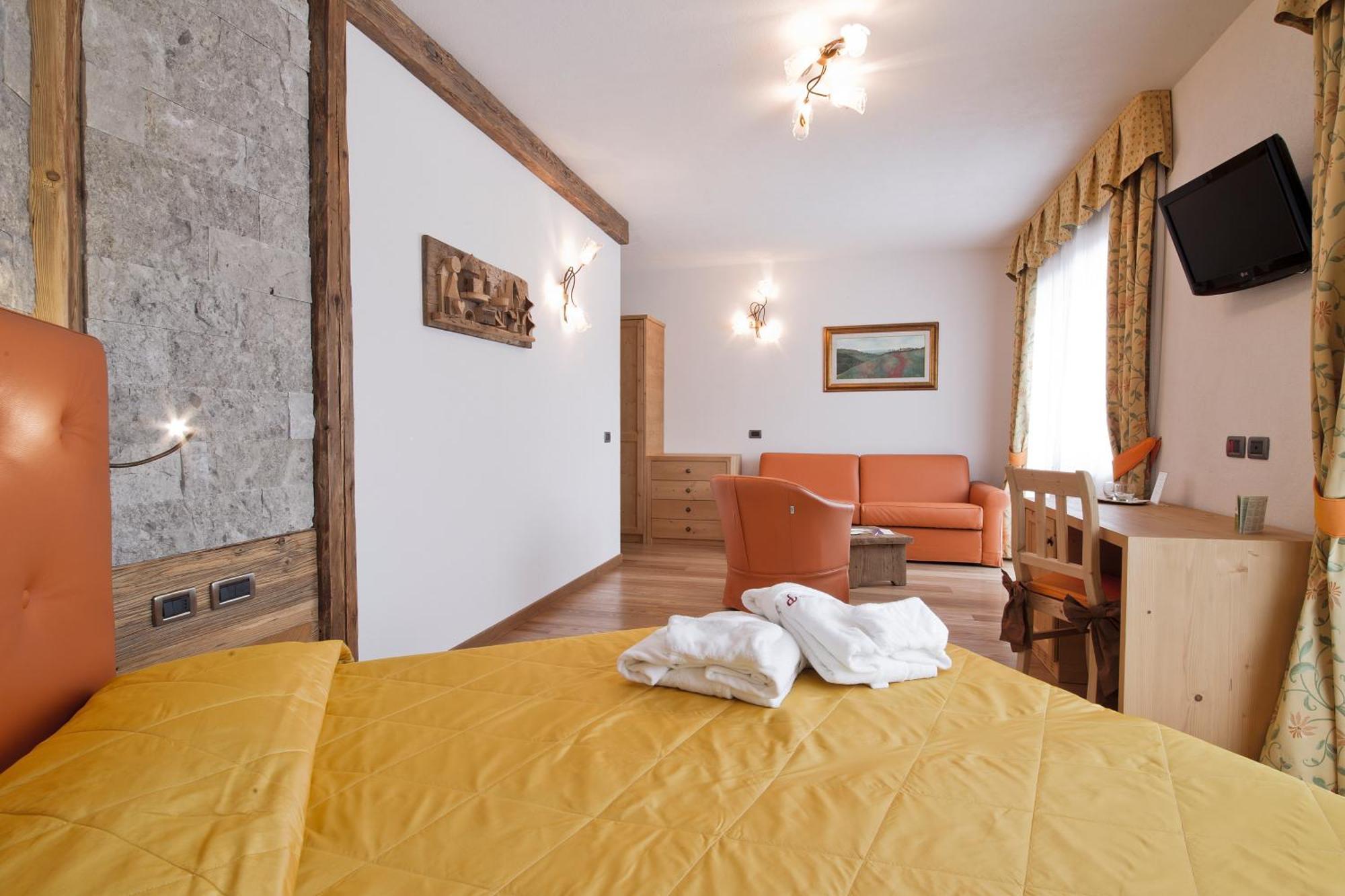 Alpenhotel Panorama Campitello di Fassa Exterior photo