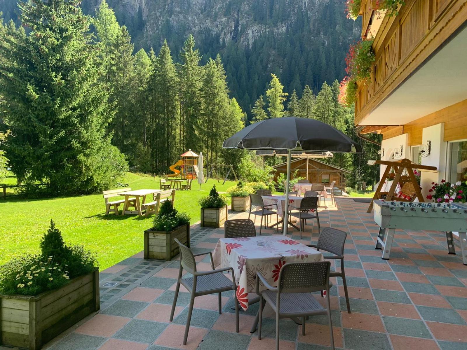 Alpenhotel Panorama Campitello di Fassa Exterior photo